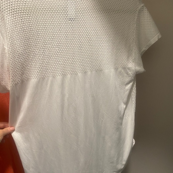 White medium/large - Picture 2 of 2